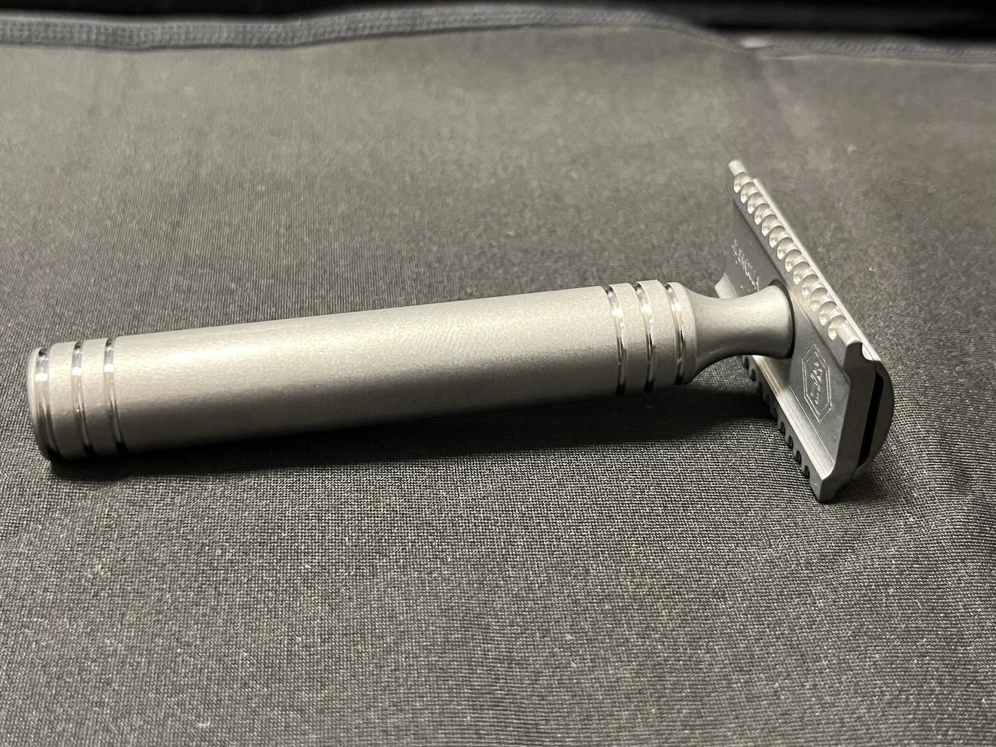 Grade 5 Titanium - Complete Razor - 2 Base Plates