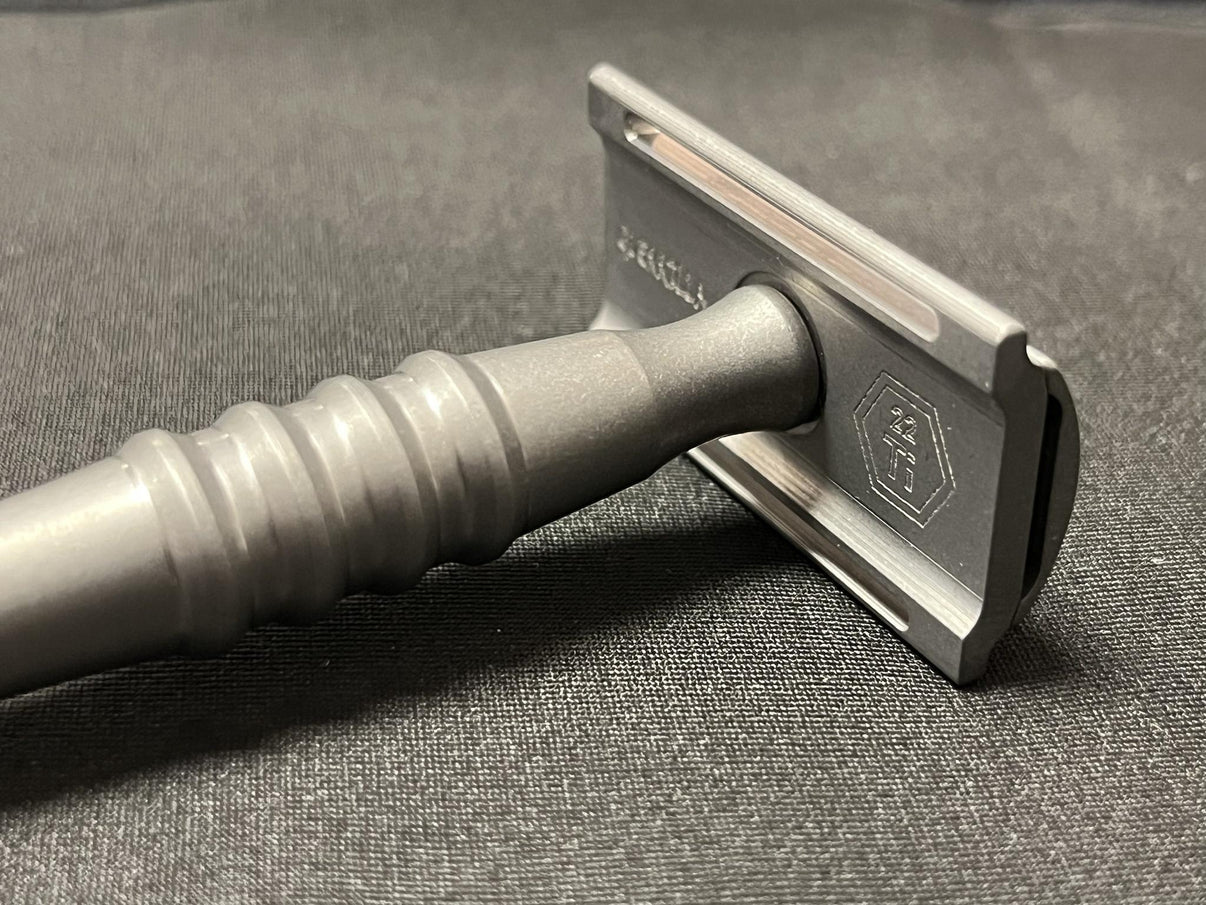 Grade 5 Titanium - Complete Razor - 2 Base Plates – GUERRILLA RAZORS