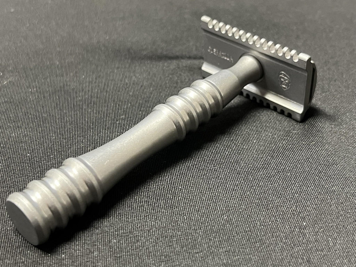 316L Stainless Steel - Complete Razor - 2 Base Plates – GUERRILLA RAZORS