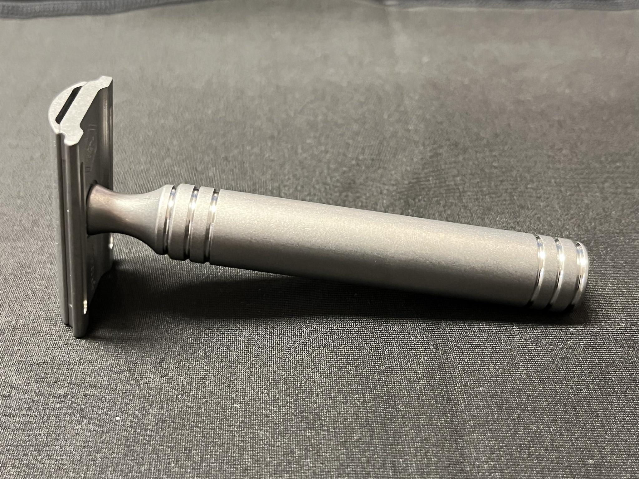 Grade 5 Titanium - Complete Razor - 2 Base Plates – GUERRILLA RAZORS