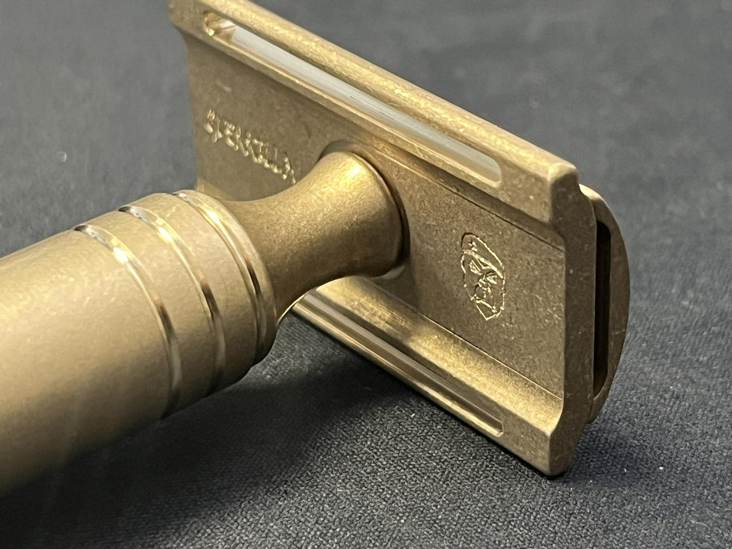 C954 Bronze - Complete Razor - 2 Base Plates